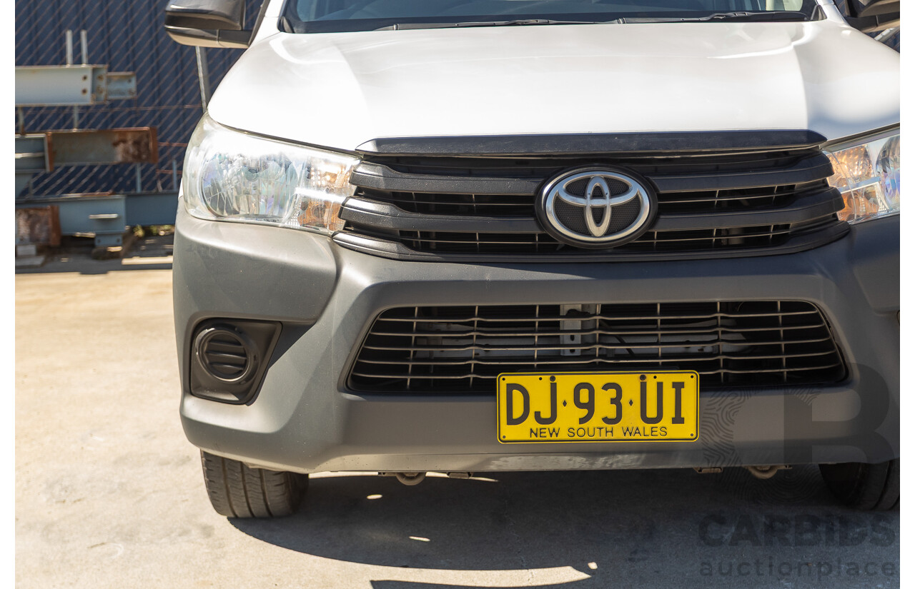 6/2016 Toyota Hilux Workmate TGN121R C/Chas Glacier White 2.7L
