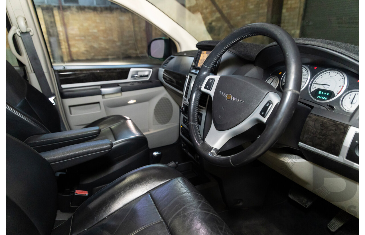 07/2010 Chrysler Grand Voyager Limited RT 4D Wagon Silver 3.8L