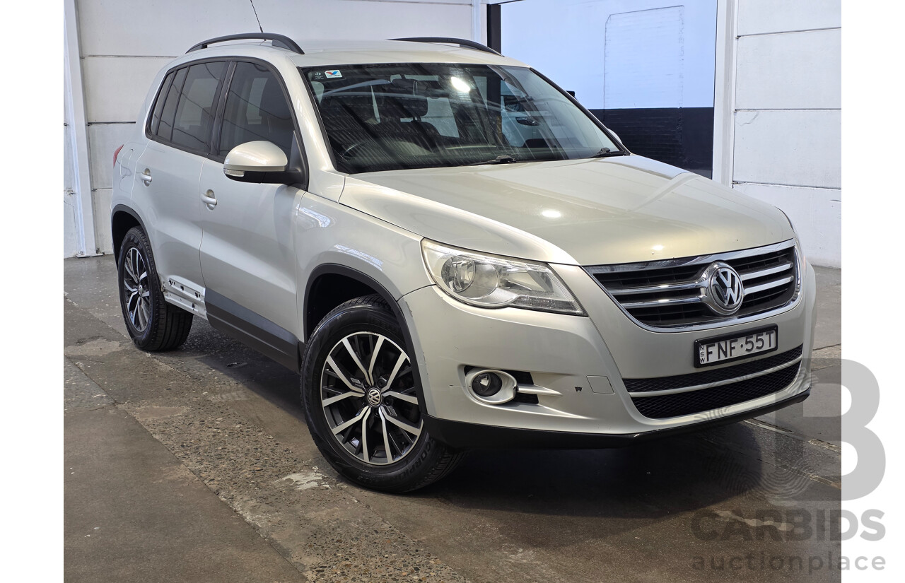 04/2010 Volkswagen Tiguan 125 TSI (4x4) 5NC MY10 4d Wagon Silver 2.0L