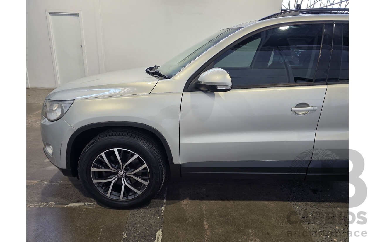 04/2010 Volkswagen Tiguan 125 TSI (4x4) 5NC MY10 4d Wagon Silver 2.0L