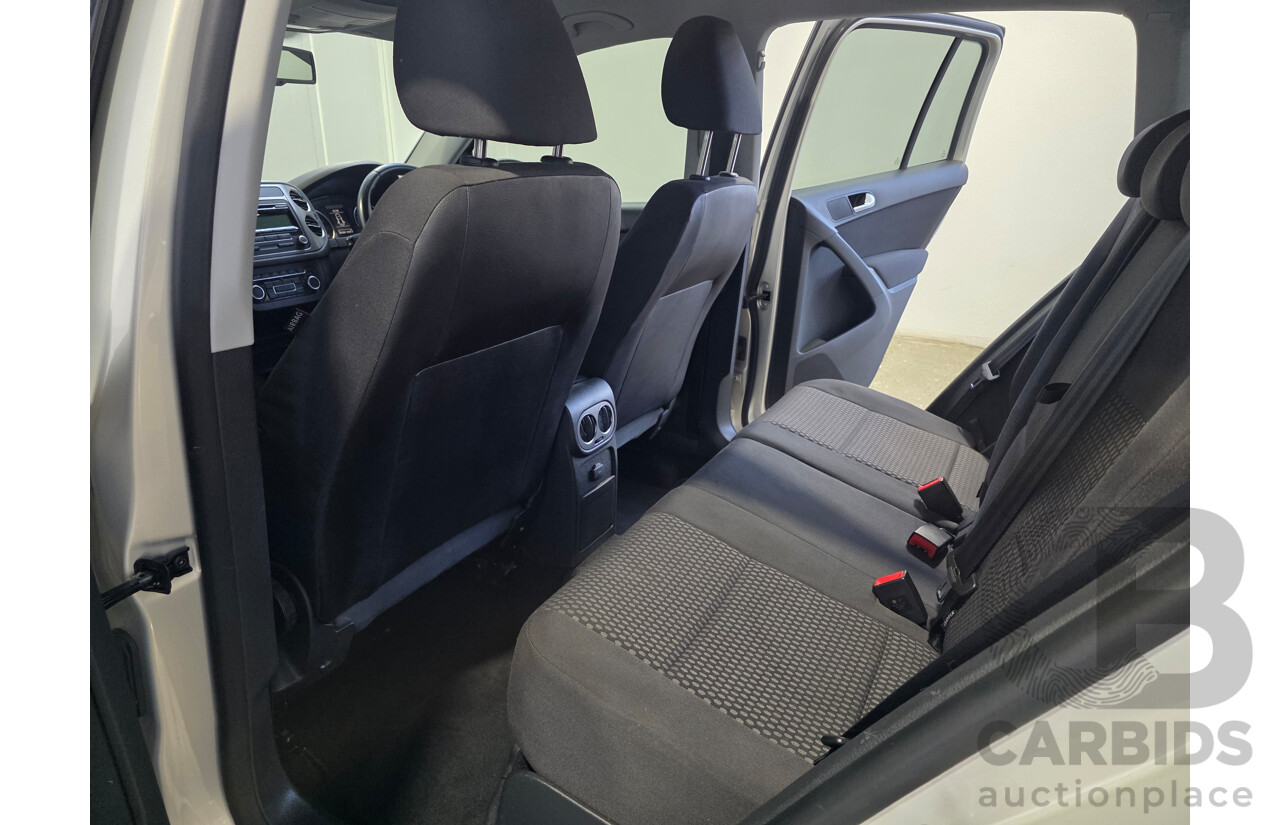 04/2010 Volkswagen Tiguan 125 TSI (4x4) 5NC MY10 4d Wagon Silver 2.0L