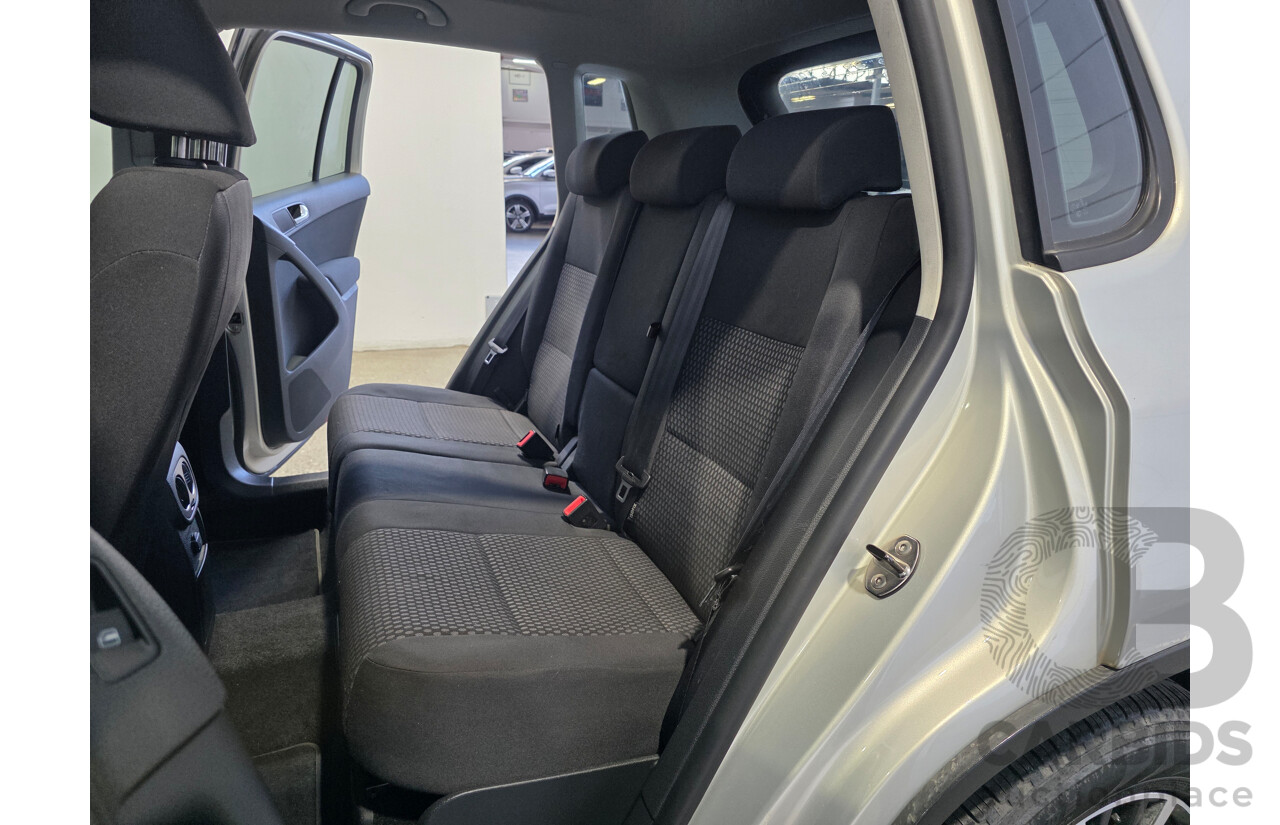 04/2010 Volkswagen Tiguan 125 TSI (4x4) 5NC MY10 4d Wagon Silver 2.0L