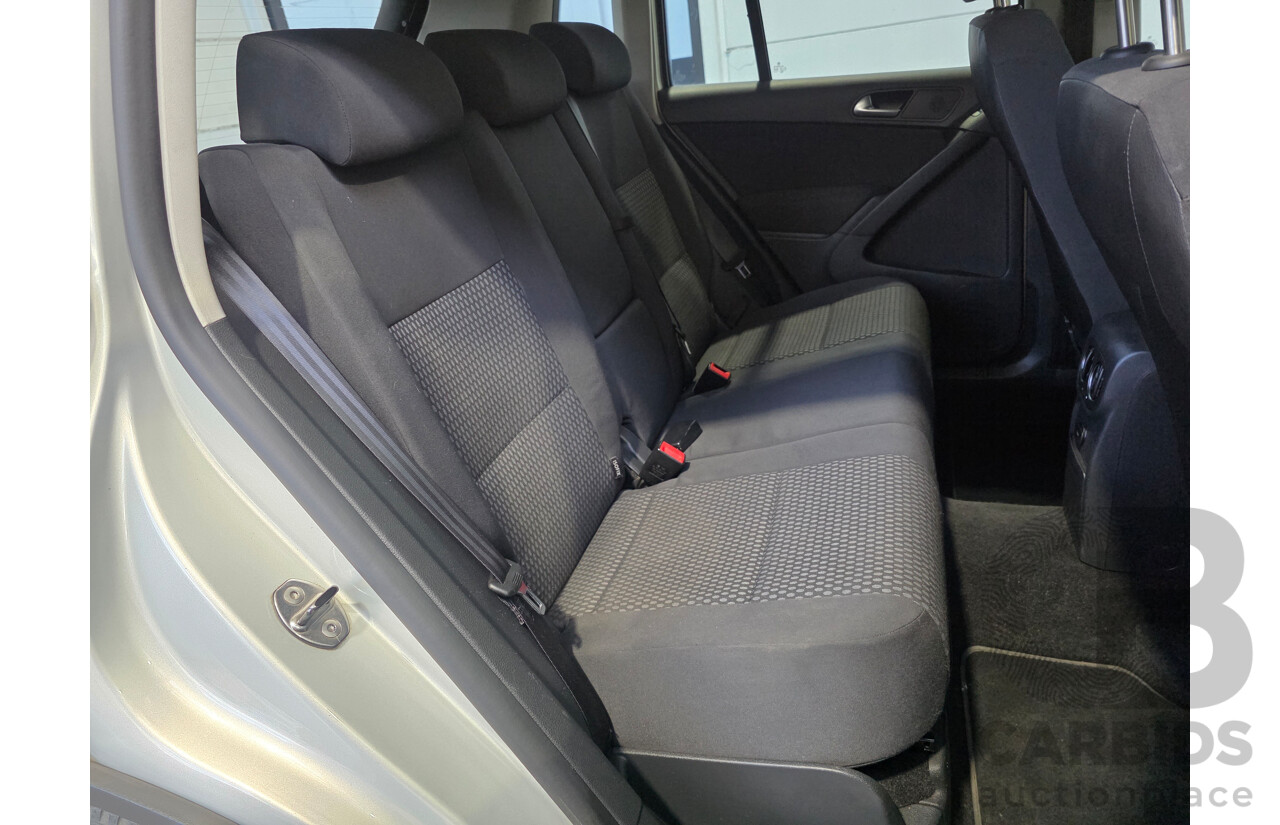 04/2010 Volkswagen Tiguan 125 TSI (4x4) 5NC MY10 4d Wagon Silver 2.0L