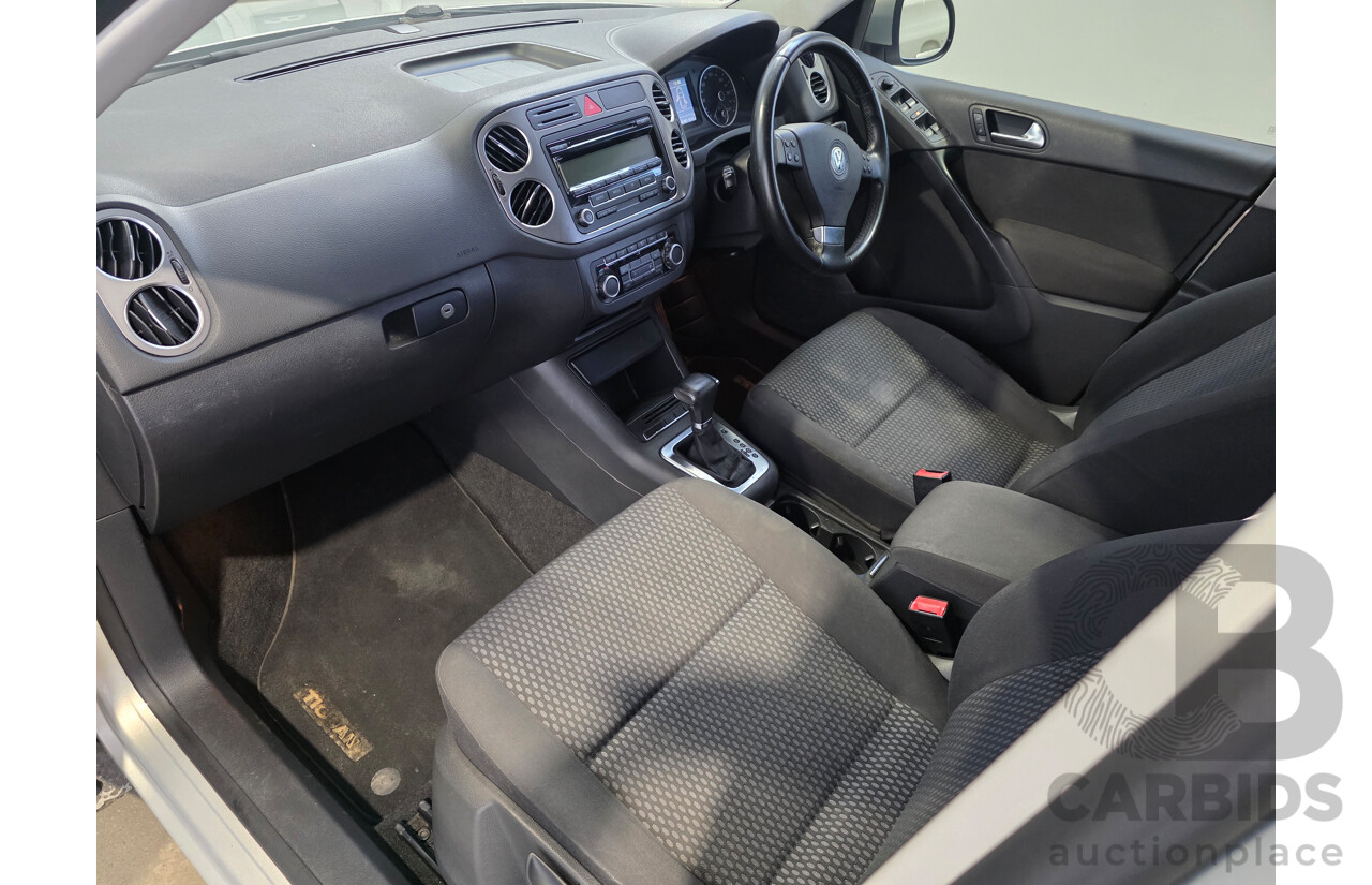 04/2010 Volkswagen Tiguan 125 TSI (4x4) 5NC MY10 4d Wagon Silver 2.0L