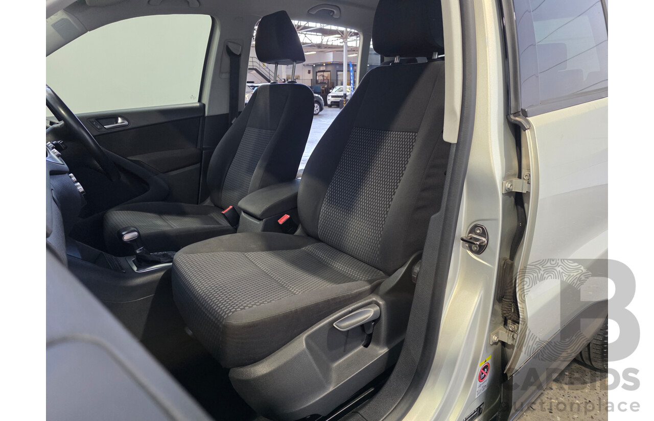 04/2010 Volkswagen Tiguan 125 TSI (4x4) 5NC MY10 4d Wagon Silver 2.0L