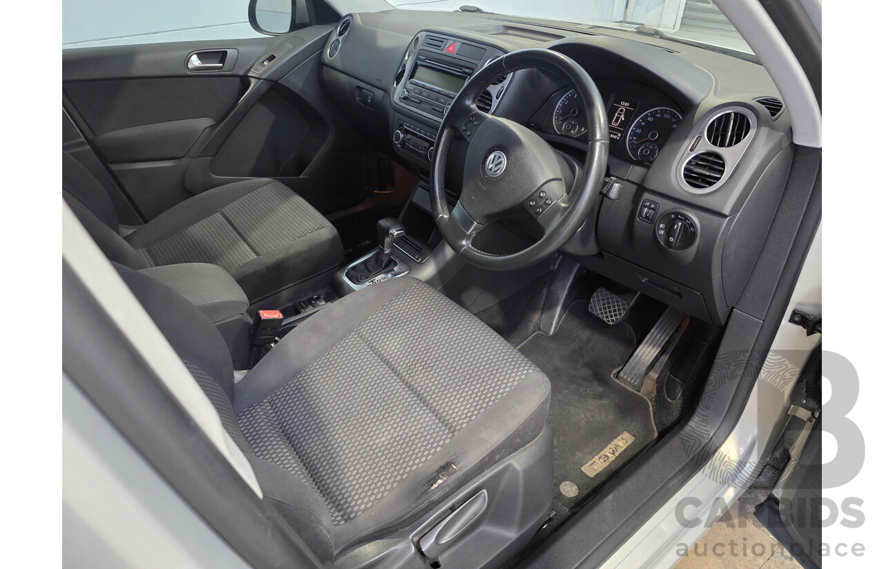 04/2010 Volkswagen Tiguan 125 TSI (4x4) 5NC MY10 4d Wagon Silver 2.0L