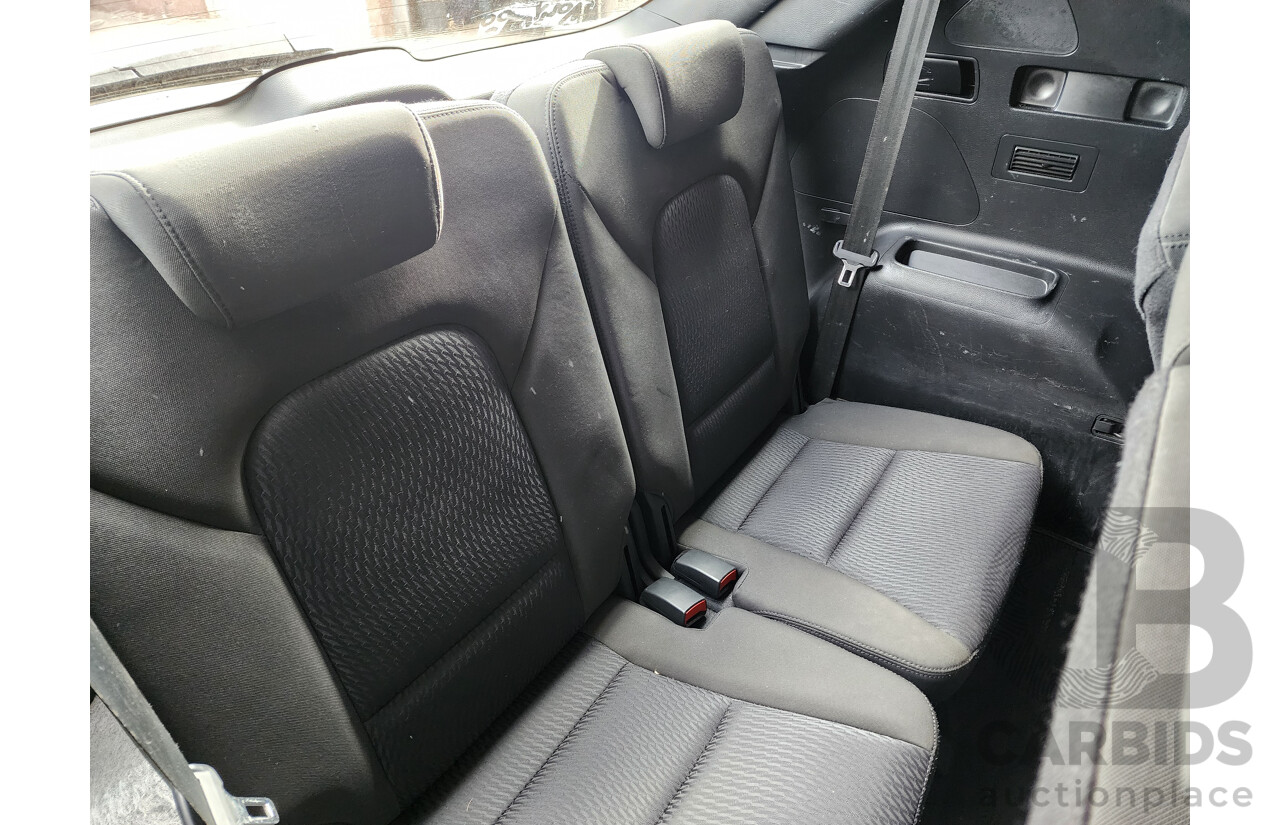10/2014 Hyundai Santa Fe Active (4x4) DM 4d 7-seater Wagon Silver 2.4L