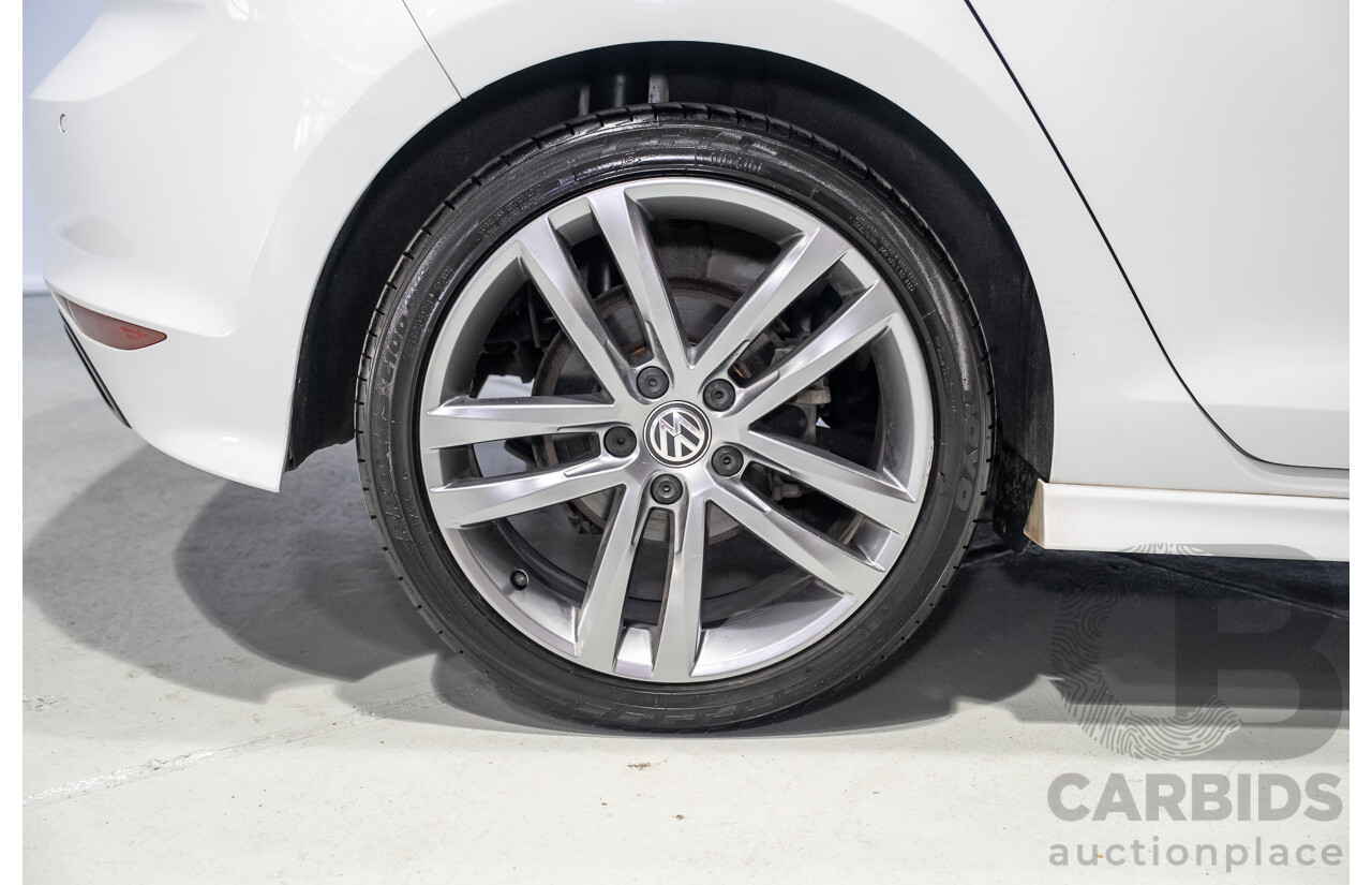 02/2015 Volkswagen Golf 103 TSI Highline AU MY15 5D Hatchback White Turbo 1.4L