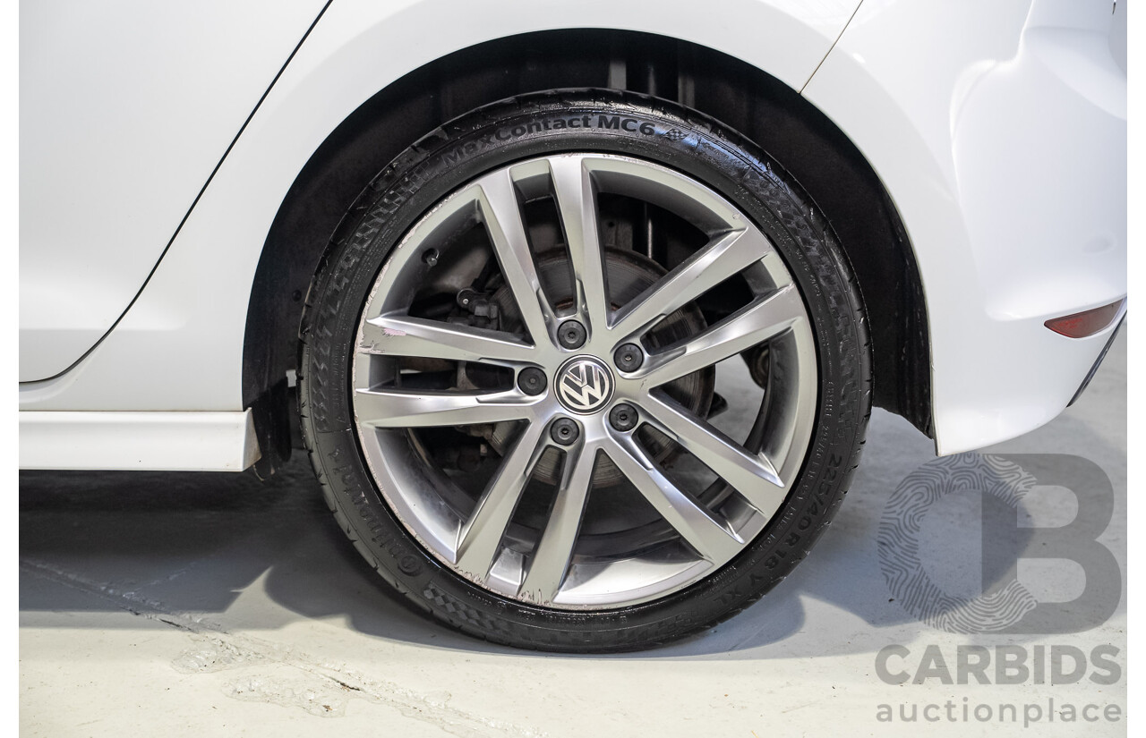 02/2015 Volkswagen Golf 103 TSI Highline AU MY15 5D Hatchback White Turbo 1.4L