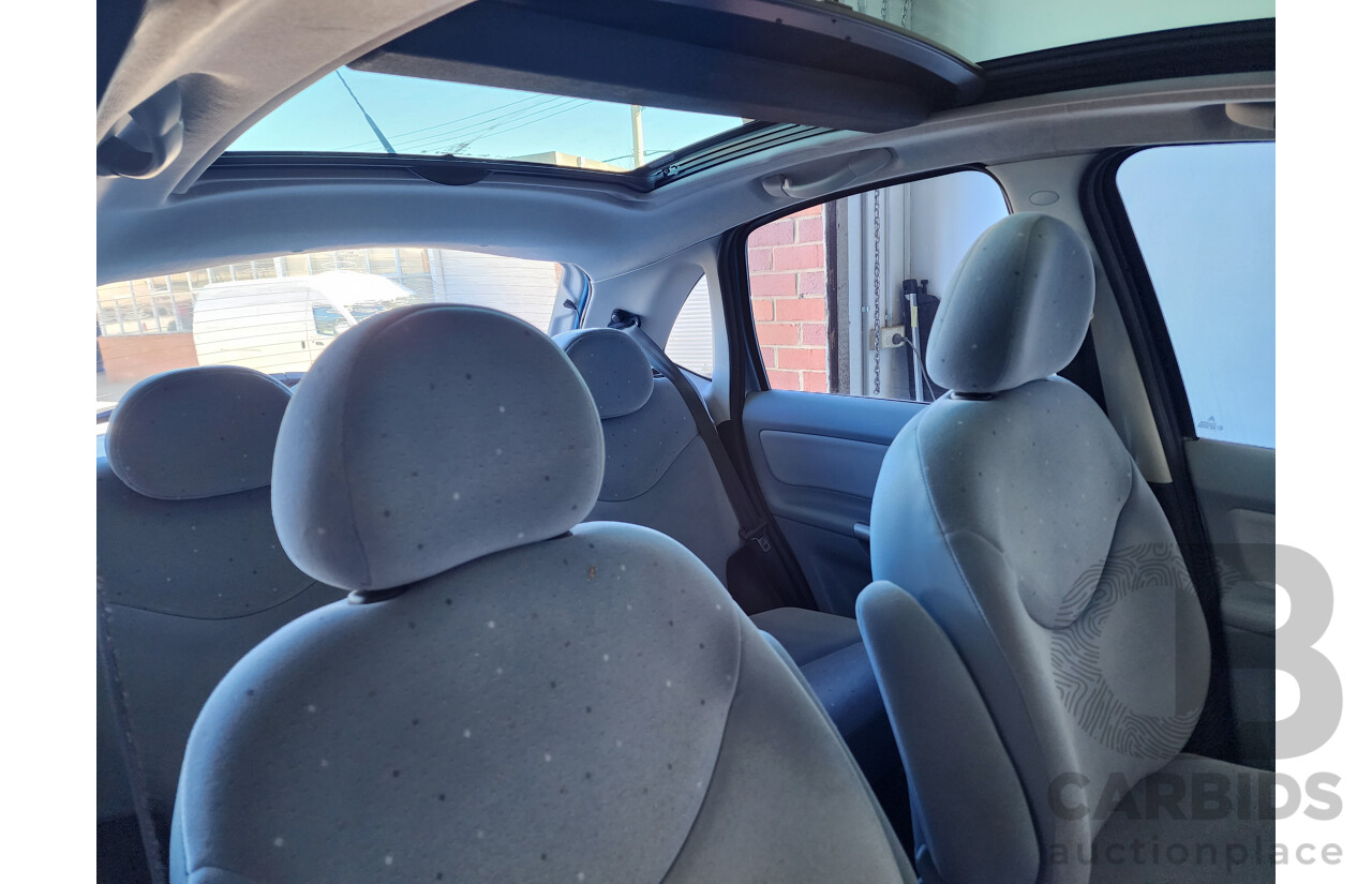 01/2004 Citroen C3 SX  5d Hatchback Blue 1.4L