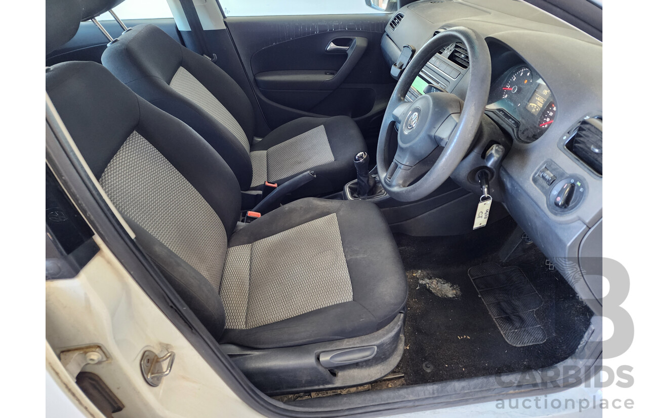 05/2014 Volkswagen Polo Trendline 6R MY14 5d Hatchback White 1.4L