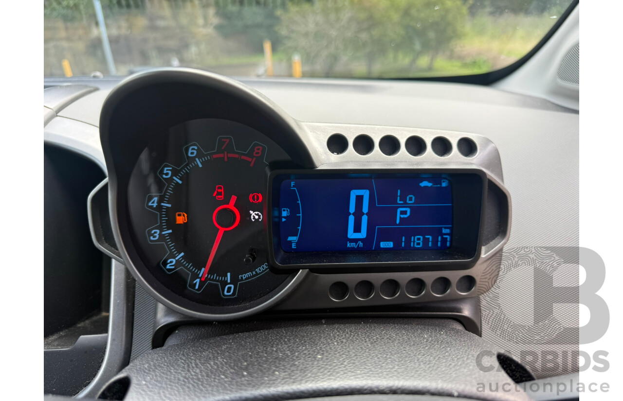 09/2013 Holden Barina CDX FWD TM MY14 5D Hatchback Silver 1.6L