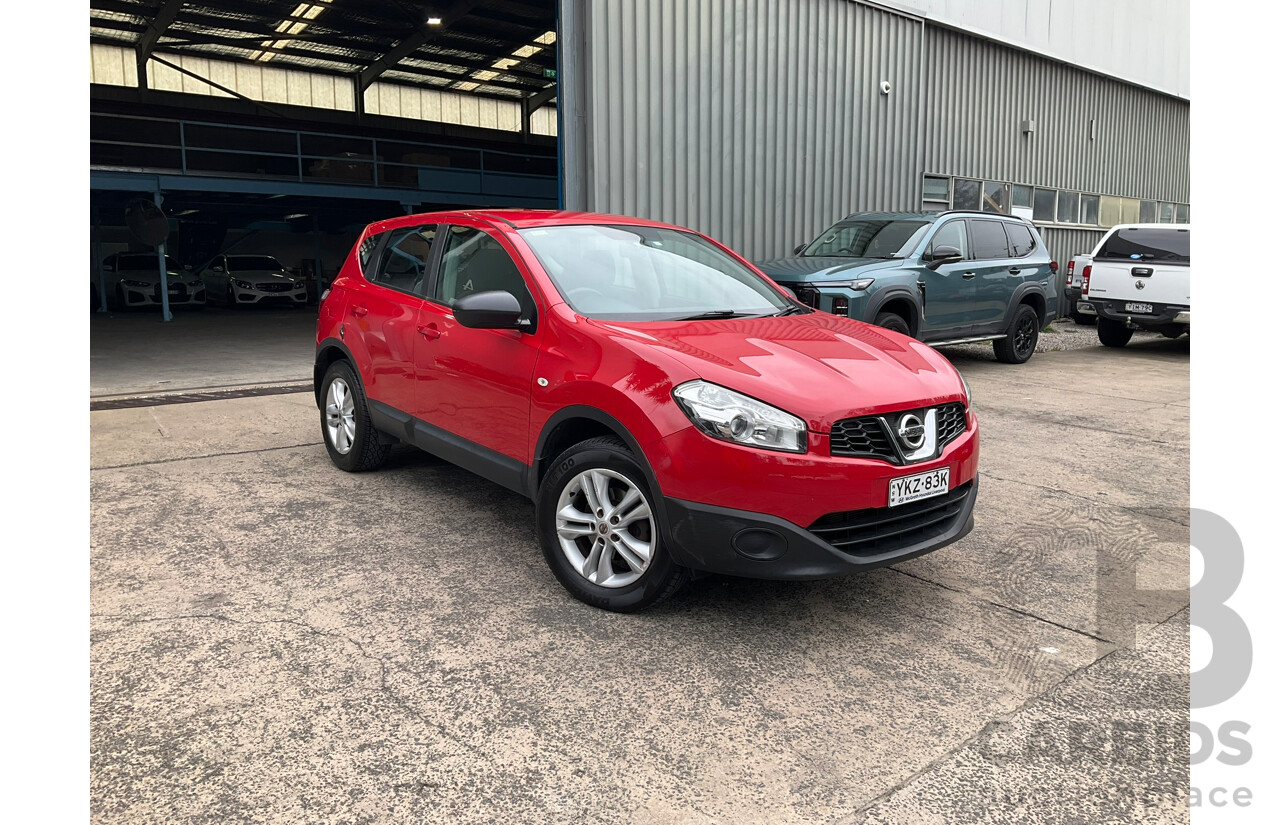 05/2014 Nissan Dualis ST J10 MY13 4d Wagon Red 2.0L
