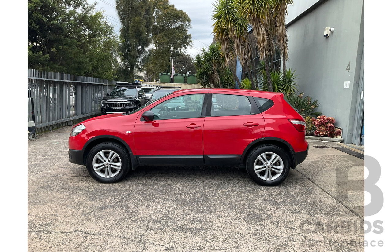 05/2014 Nissan Dualis ST J10 MY13 4d Wagon Red 2.0L