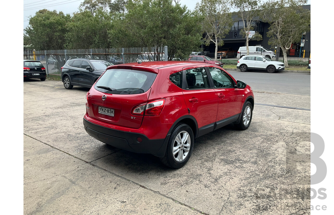 05/2014 Nissan Dualis ST J10 MY13 4d Wagon Red 2.0L