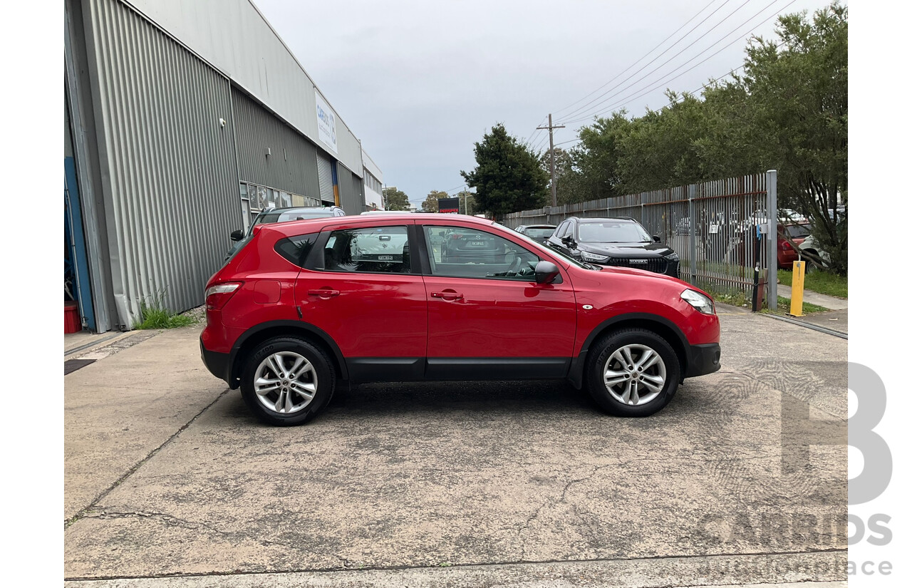 05/2014 Nissan Dualis ST J10 MY13 4d Wagon Red 2.0L