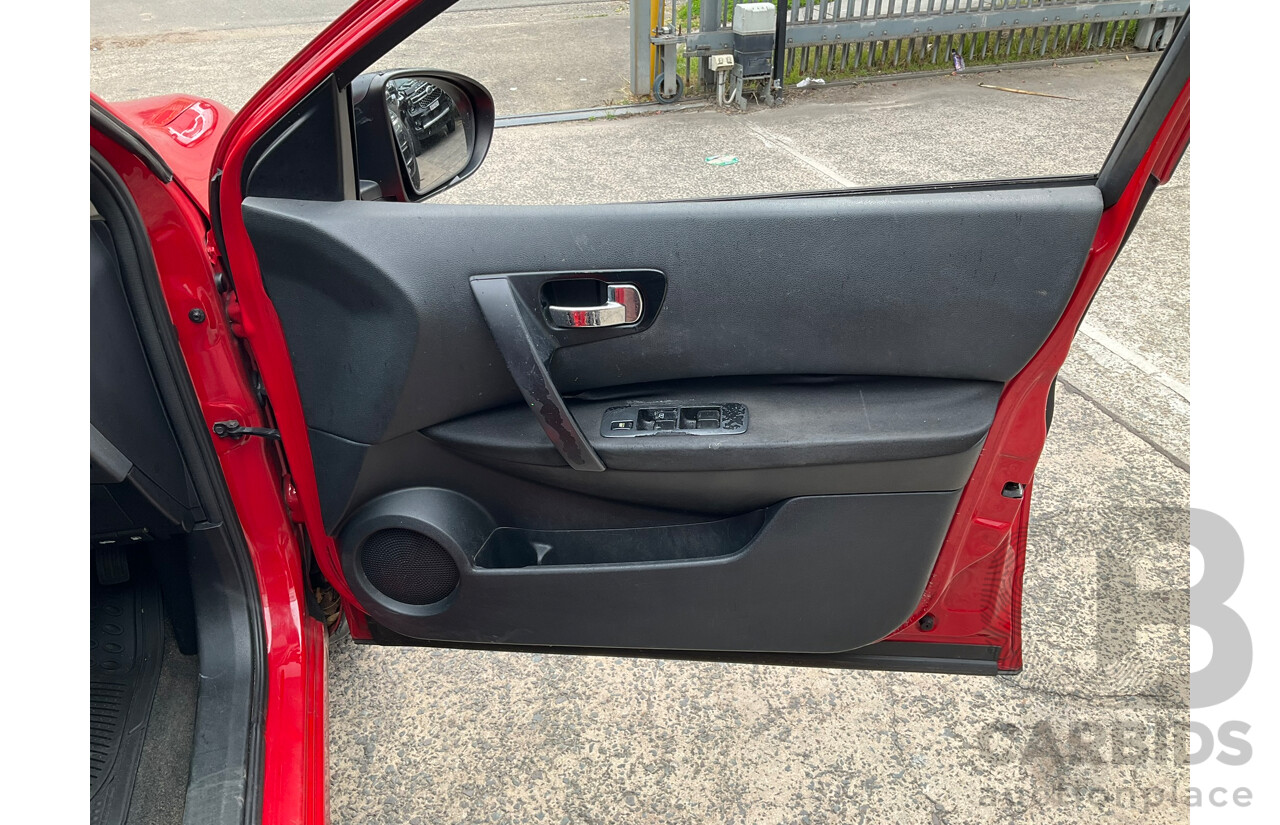 05/2014 Nissan Dualis ST J10 MY13 4d Wagon Red 2.0L