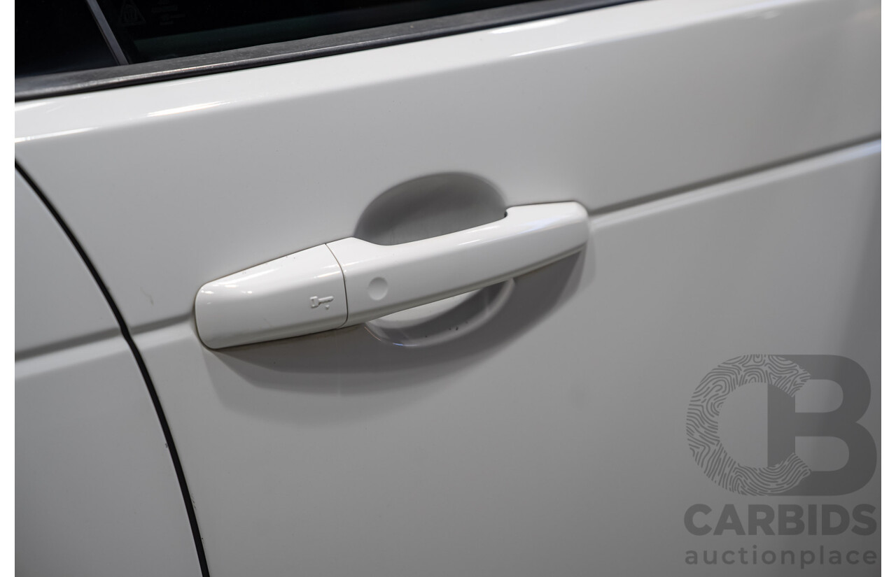 01/2018 Land Rover Discovery SD4 SE (4WD) MY18 4d Wagon Fuji White Turbo Diesel 2.0L - 7 Seater