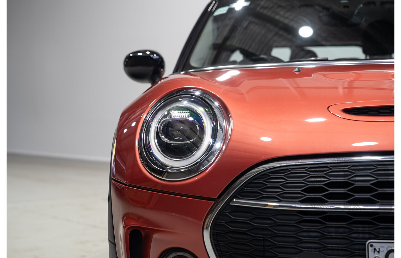 06/2020 Mini Clubman Cooper S F54 LCI 4d Wagon Indian Red Metallic Turbo 2.0L