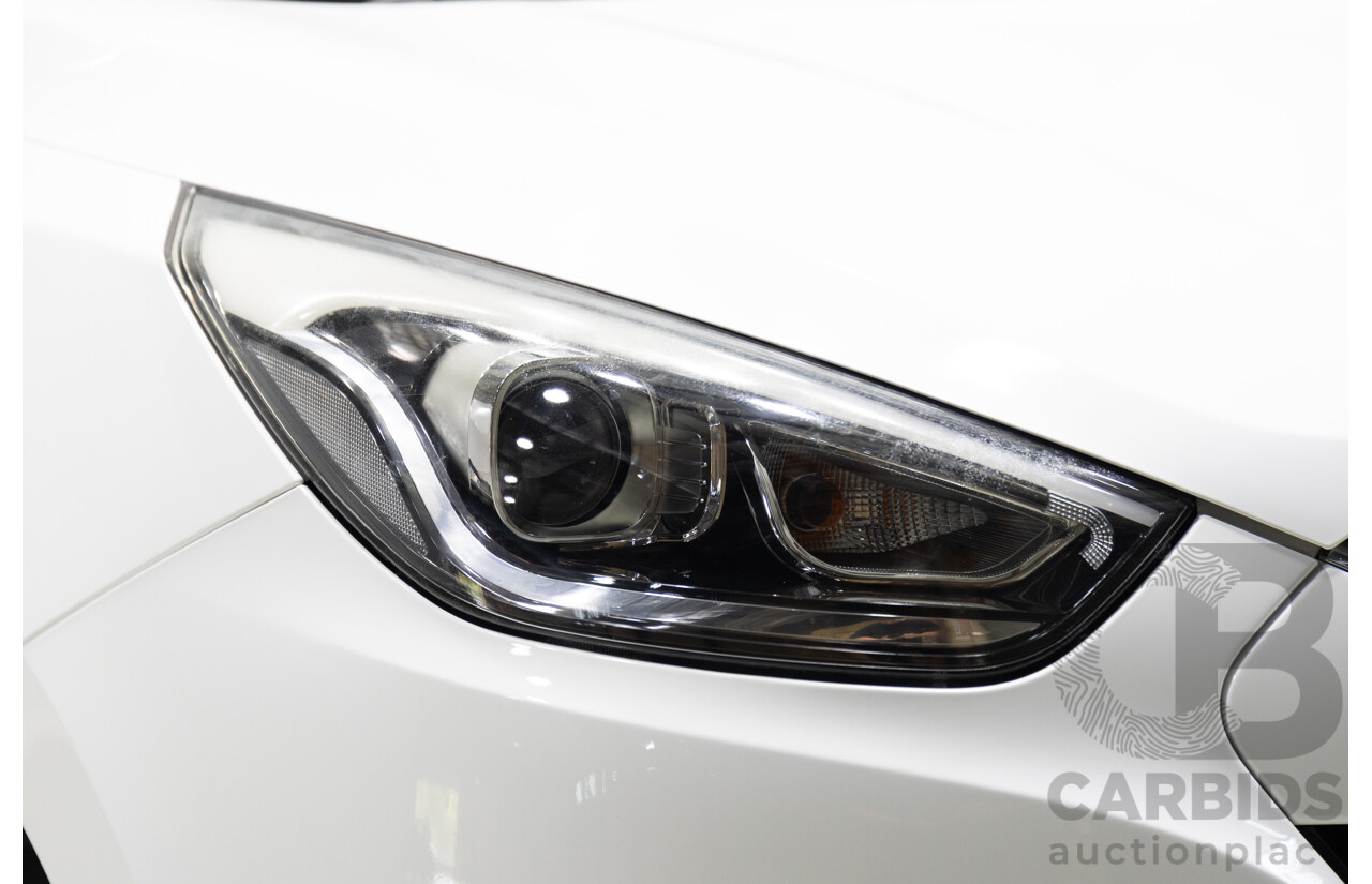 04/2015 Hyundai Ix35 SE LM Series II 4d Wagon White 2.0L