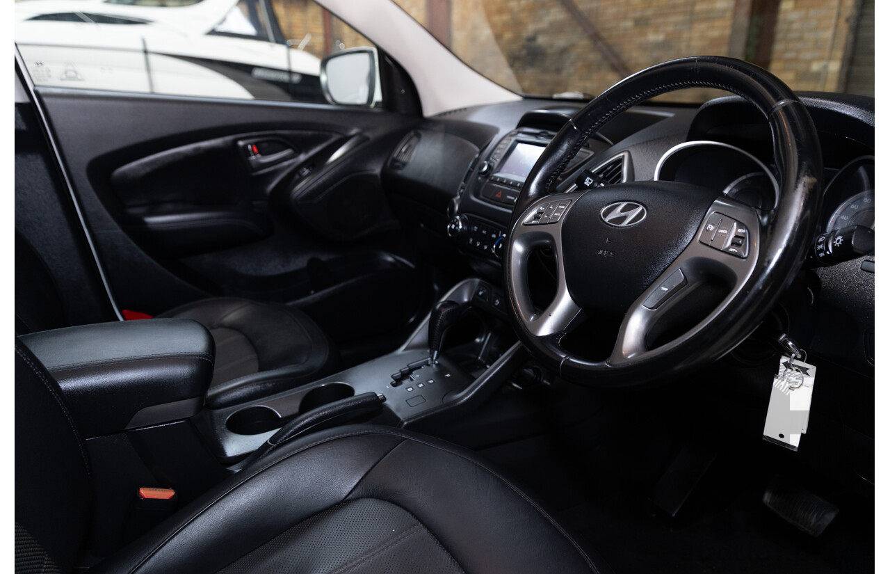 04/2015 Hyundai Ix35 SE LM Series II 4d Wagon White 2.0L
