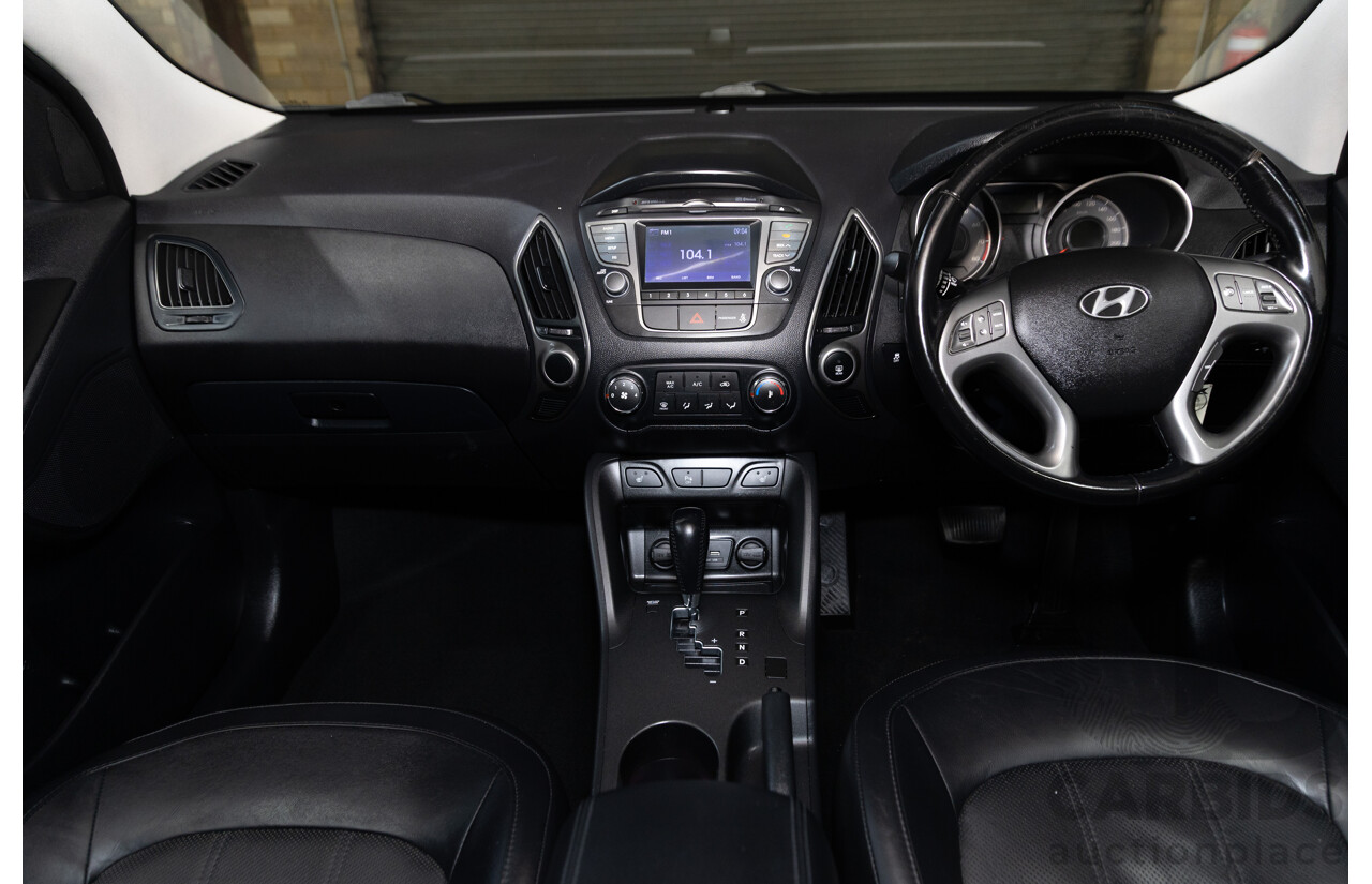 04/2015 Hyundai Ix35 SE LM Series II 4d Wagon White 2.0L