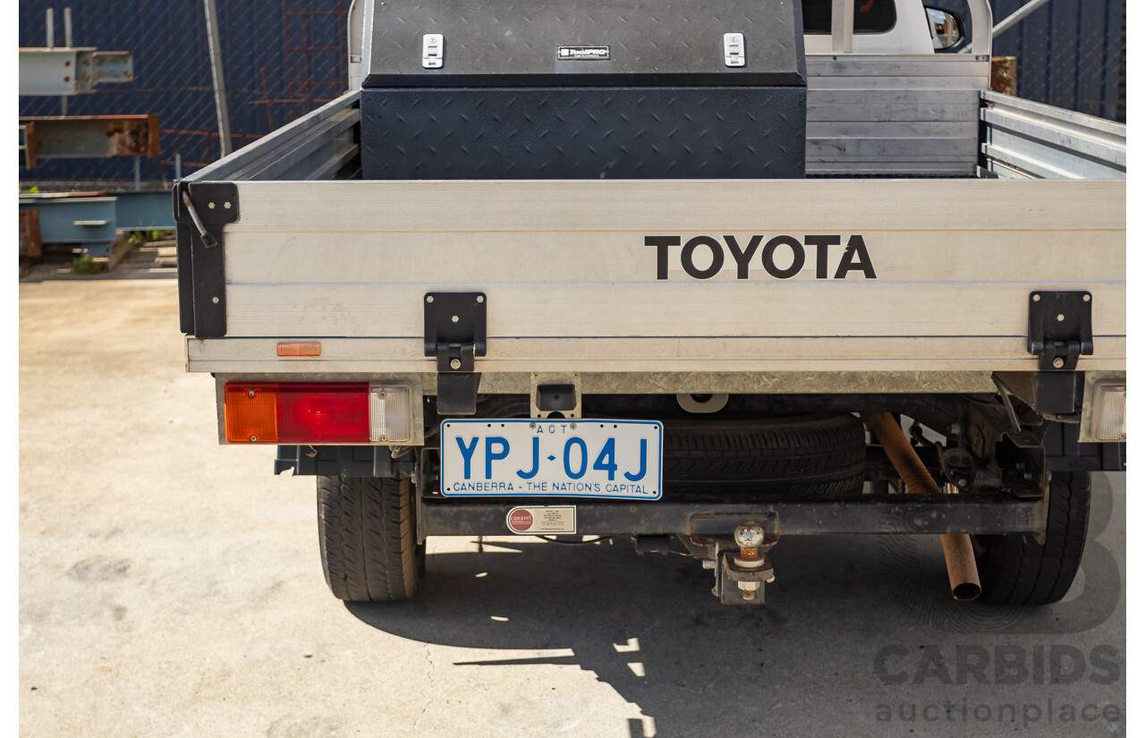 06/2018 Toyota Hilux Workmate TGN121R MY17 C/Chas White 2.7L