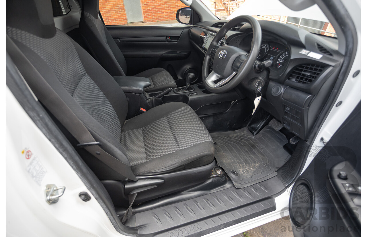 06/2018 Toyota Hilux Workmate TGN121R MY17 C/Chas White 2.7L