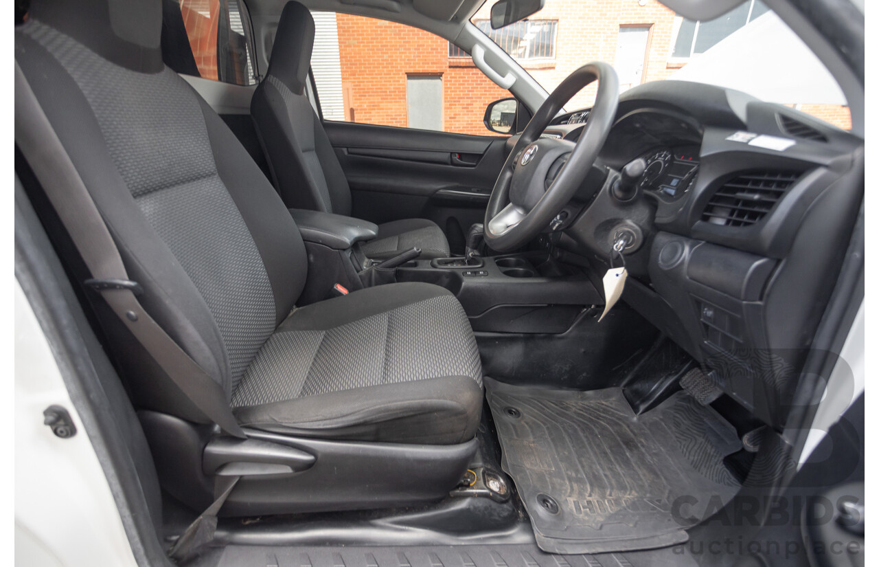 06/2018 Toyota Hilux Workmate TGN121R MY17 C/Chas White 2.7L