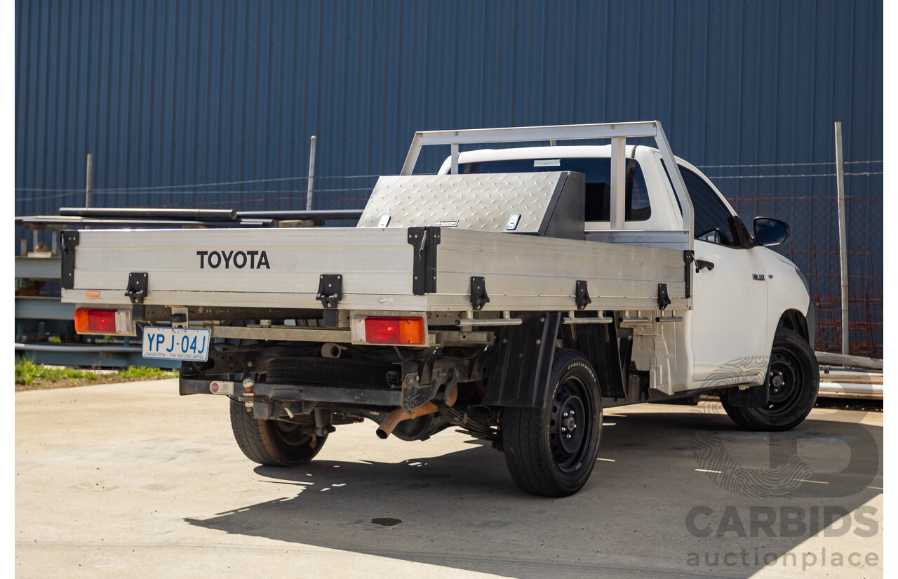 06/2018 Toyota Hilux Workmate TGN121R MY17 C/Chas White 2.7L