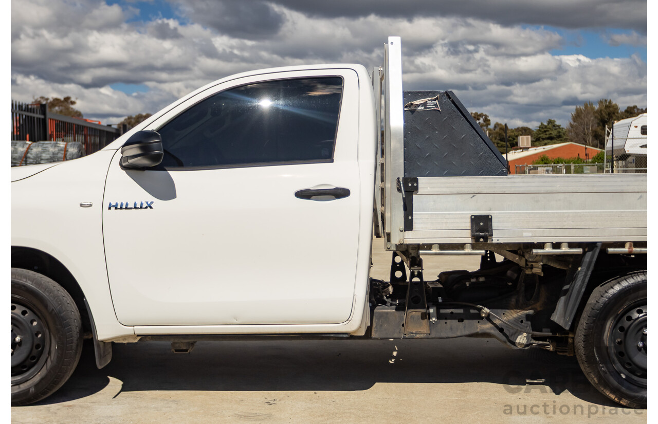 06/2018 Toyota Hilux Workmate TGN121R MY17 C/Chas White 2.7L