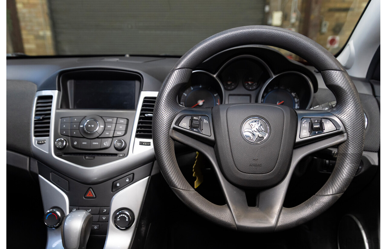 09/2014 Holden Cruze CD JH MY14 4d Sportwagon Red 1.8L