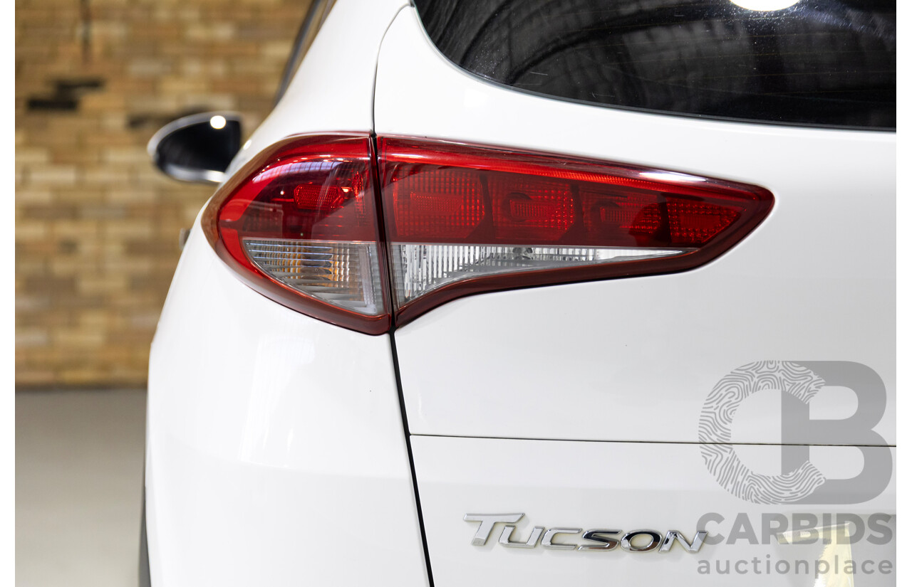 02/2016 Hyundai Tucson Elite R-SERIES (AWD) TLE 4d Wagon Polar White 2.0L