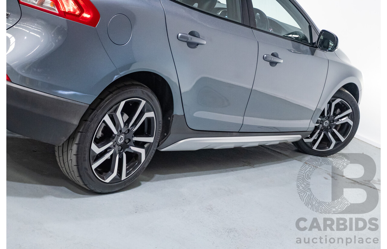 11/2016 Volvo V40 T5 Luxury Cross Country MY17 4D Wagon Osmium Grey Metallic 2.0L