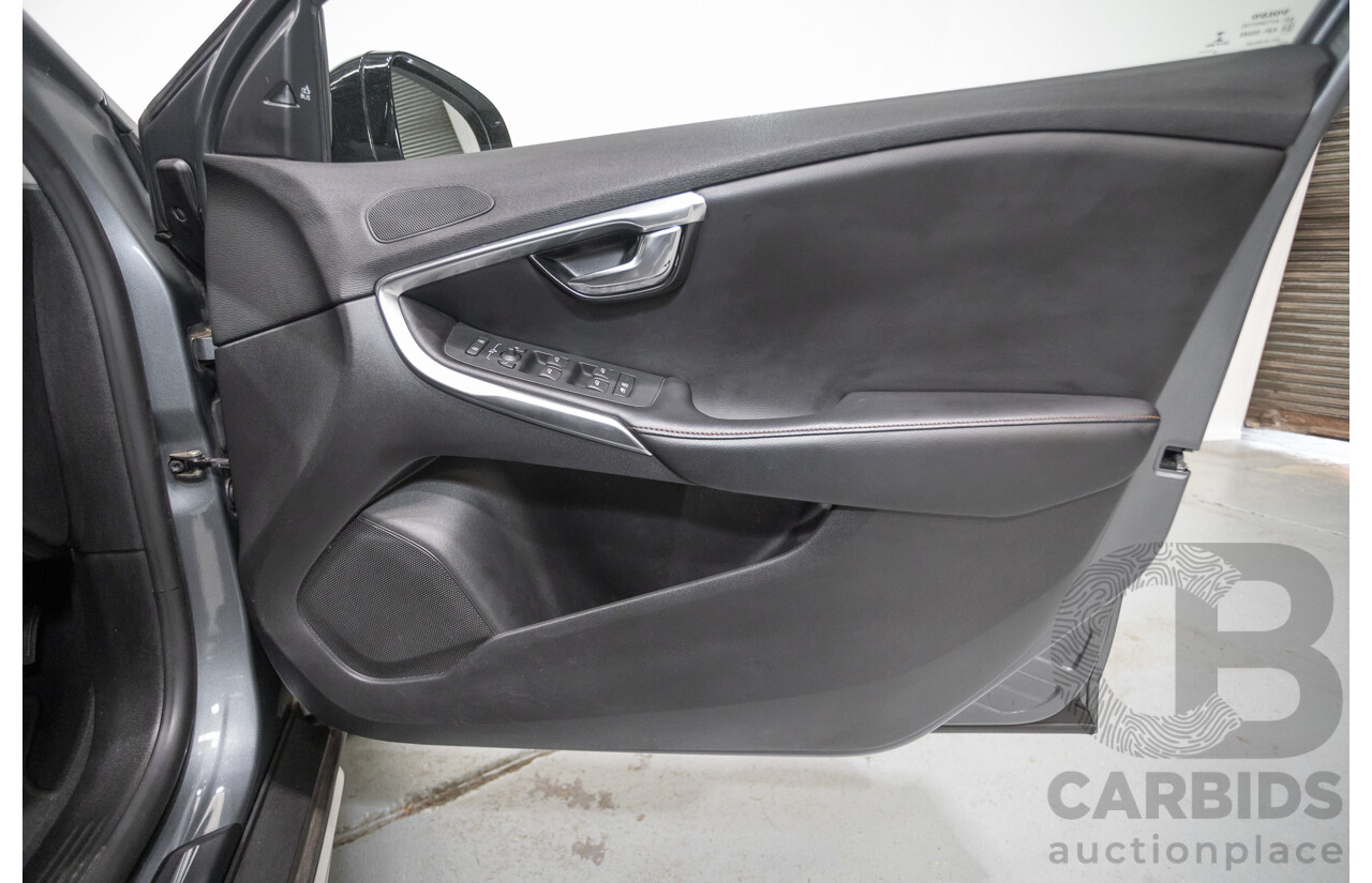 11/2016 Volvo V40 T5 Luxury Cross Country MY17 4D Wagon Osmium Grey Metallic 2.0L