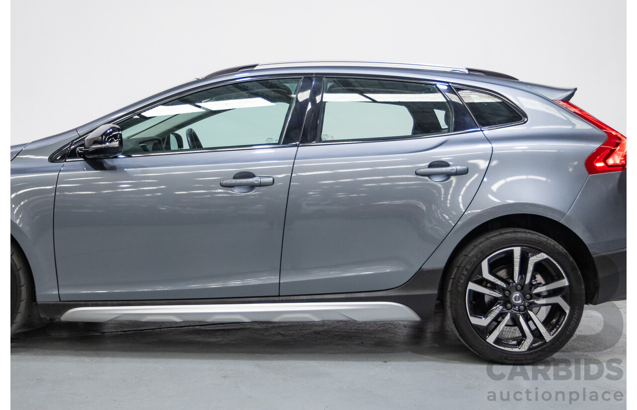 11/2016 Volvo V40 T5 Luxury Cross Country MY17 4D Wagon Osmium Grey Metallic 2.0L