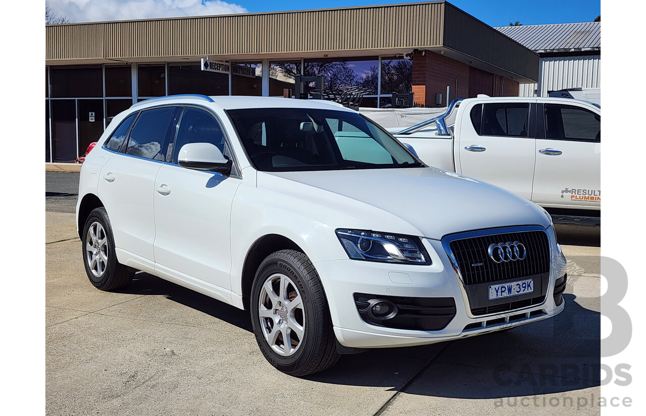 02/2011 Audi Q5 2.0 TDI Quattro 8R MY11 4d Wagon White 2.0L