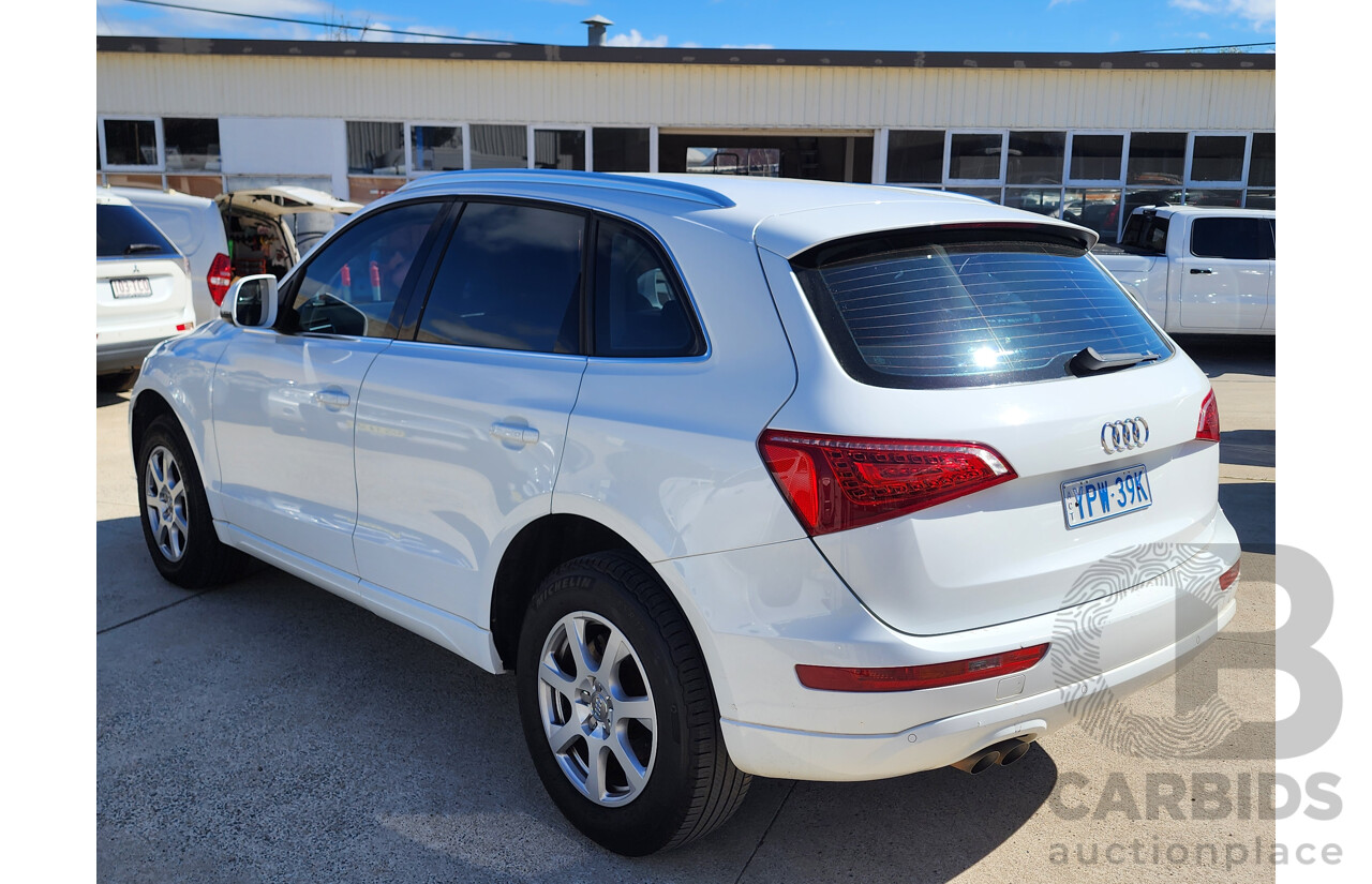 02/2011 Audi Q5 2.0 TDI Quattro 8R MY11 4d Wagon White 2.0L