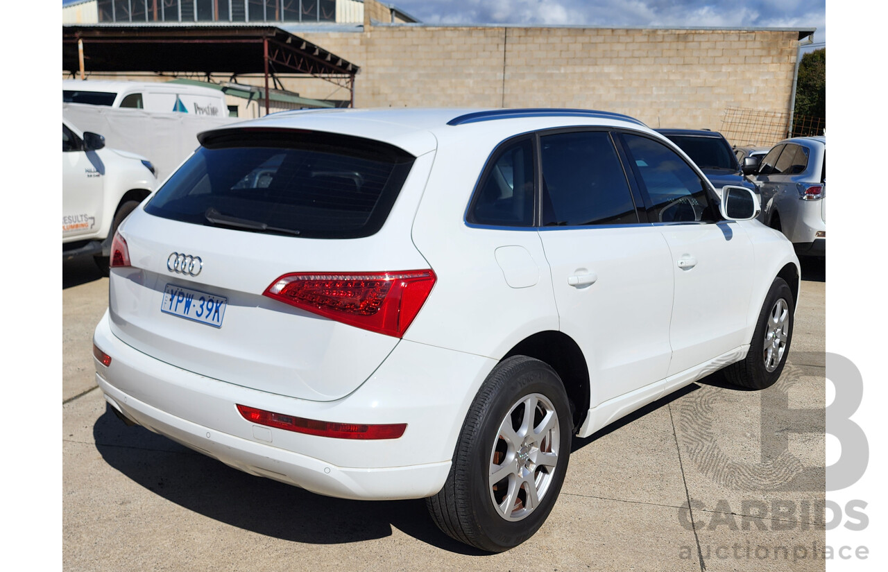 02/2011 Audi Q5 2.0 TDI Quattro 8R MY11 4d Wagon White 2.0L