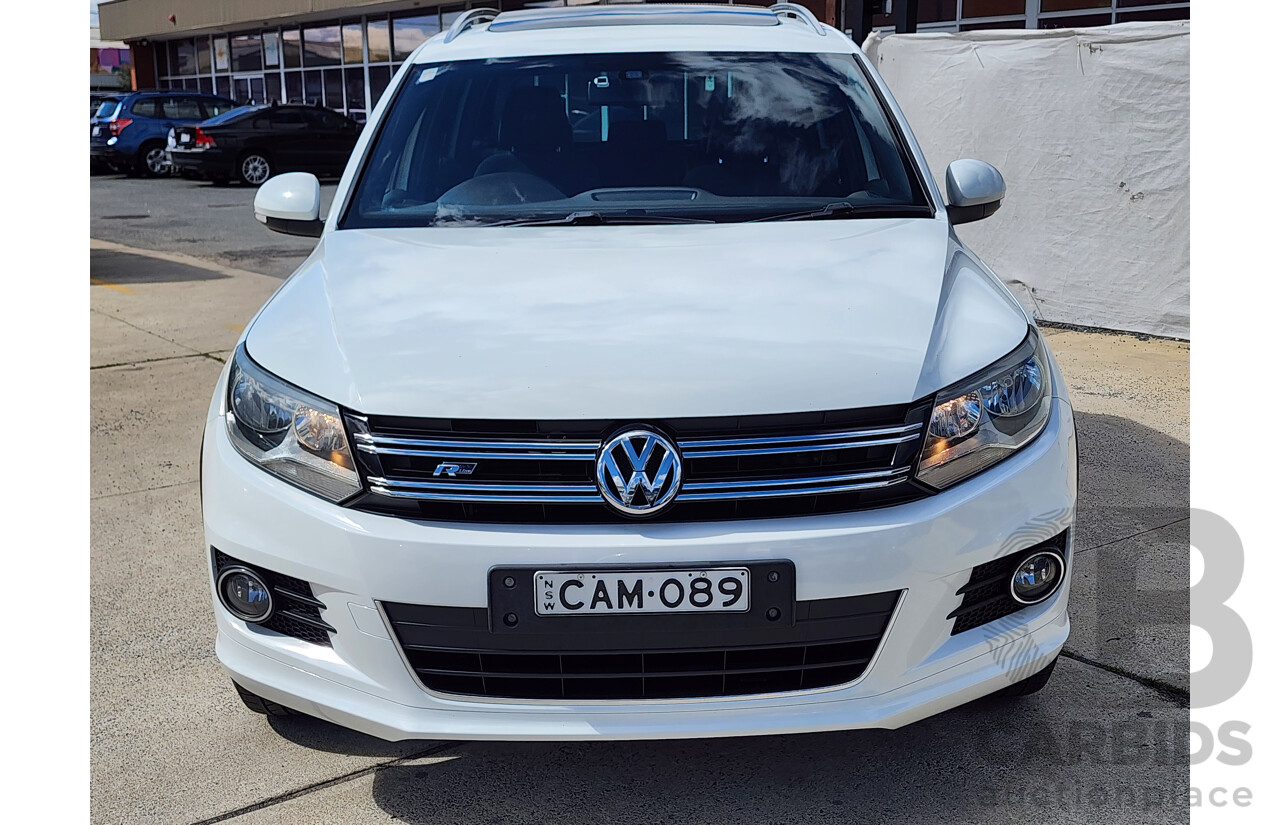 04/2015 Volkswagen Tiguan 130 TDI R-Line (4x4) 5NC MY15 4d Wagon White 2.0L