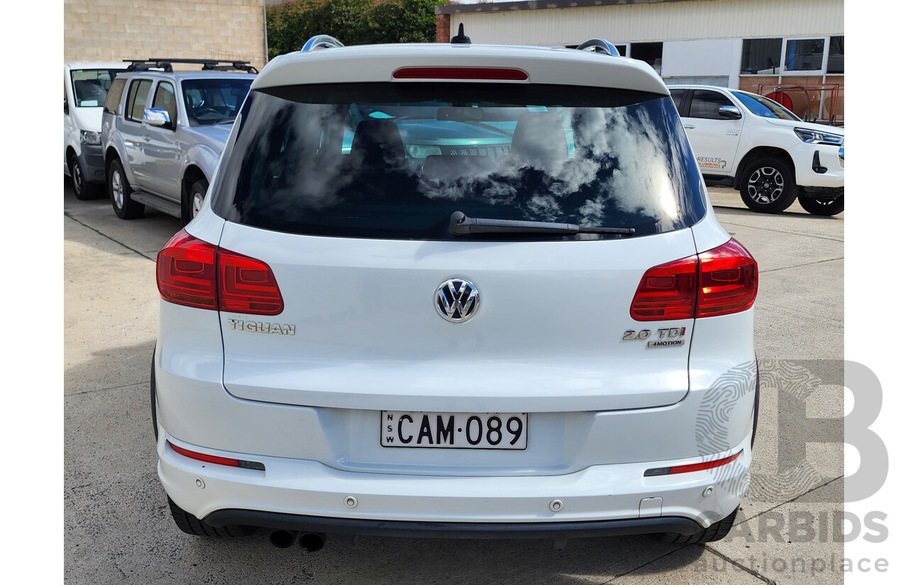 04/2015 Volkswagen Tiguan 130 TDI R-Line (4x4) 5NC MY15 4d Wagon White 2.0L