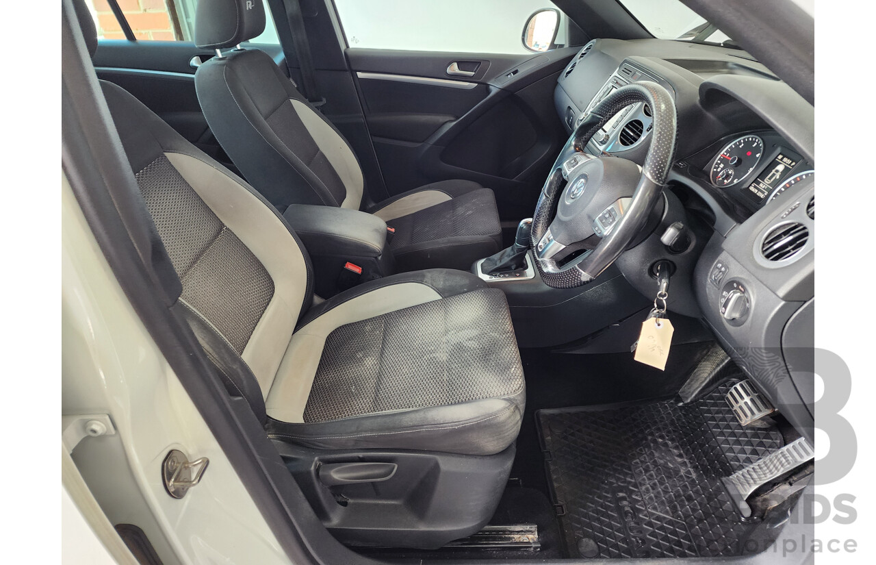 04/2015 Volkswagen Tiguan 130 TDI R-Line (4x4) 5NC MY15 4d Wagon White 2.0L