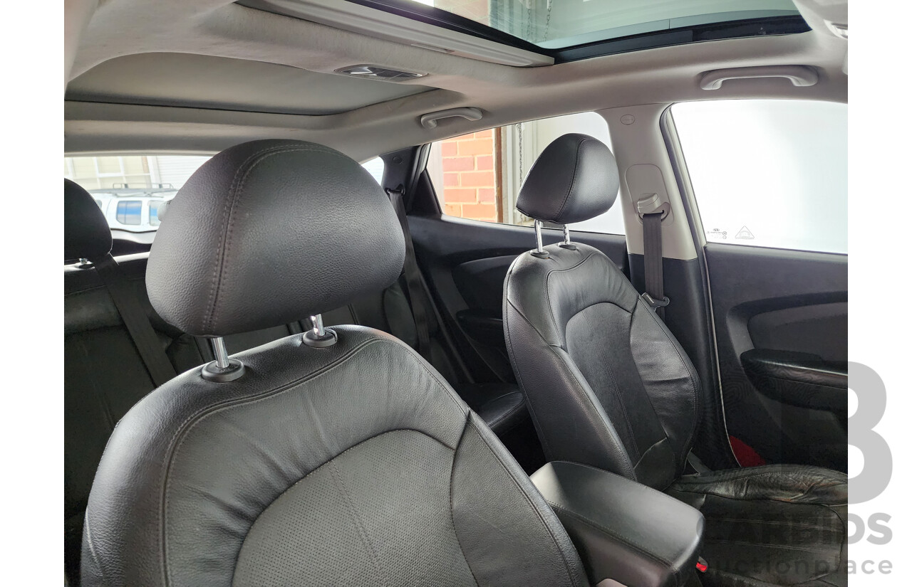 01/2012 Hyundai IX35 Highlander (AWD) LM MY11 4d Wagon White 2.0L