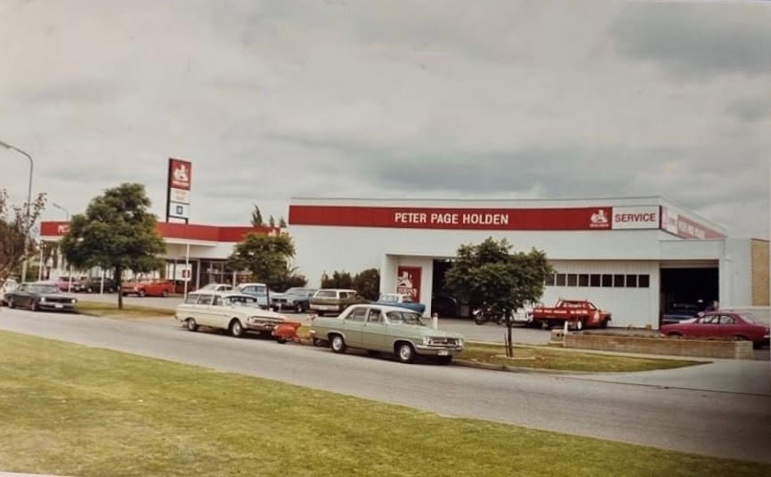 A Holden dealership in Elizabeth, South Australia, circa 1975. Photo: Old Motor Garages, Car Dealerships & Service Stations of Australia & NZ, Facebook.