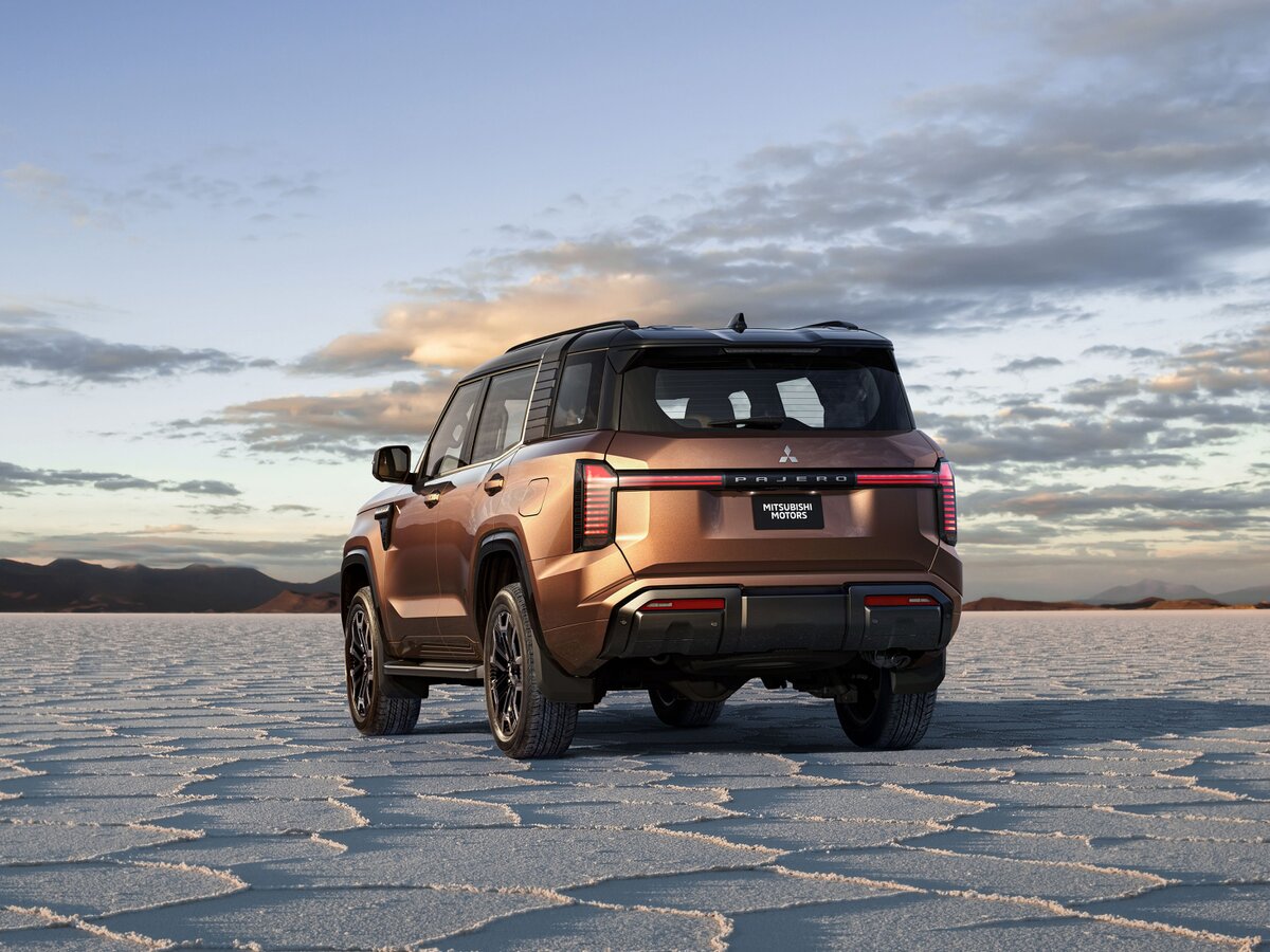 That hexagon-shaped bulge on the back? A nod to when the Pajero had a spare tyre there. Photo: Mitsubishi.