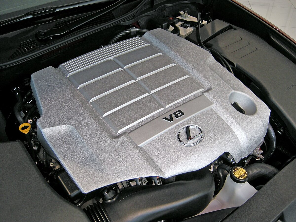 The 1UR-FSE engine in a Lexus GS460. Photo: Wikimedia Commons.
