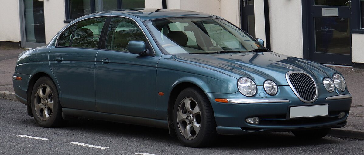 Jaguar S-Type was basically a Ford Thunderbird and Lincoln LS underneath. Photo: Wikimedia Commons.