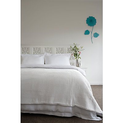 Super Soft Ardent Waffle Blankets Queen/King - White - Free Shipping - RRP: $159.95